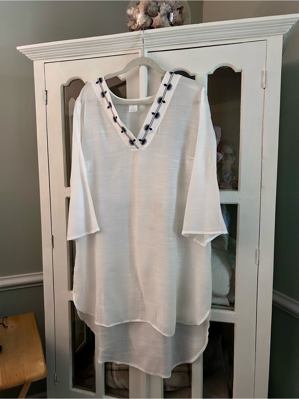 White V-Neck Embroidered swimsuit cover-up
